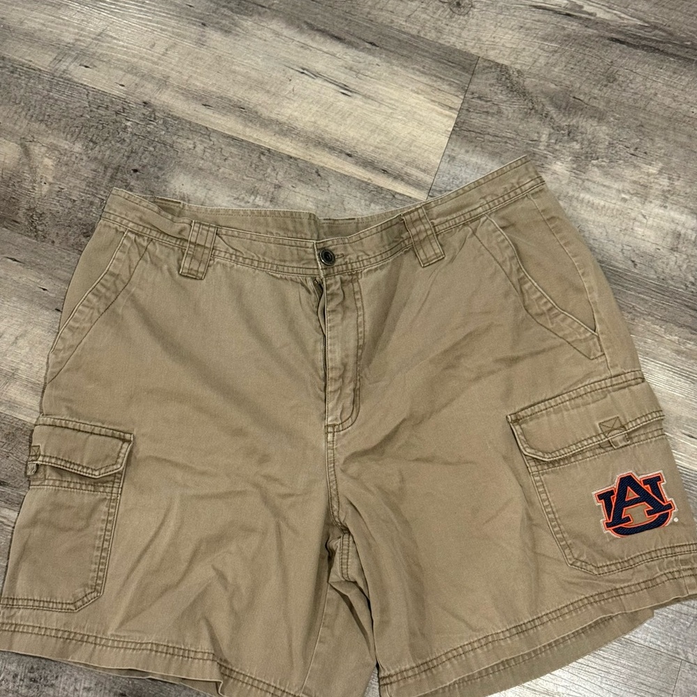 Columbia Men's Brown Cargo Shorts